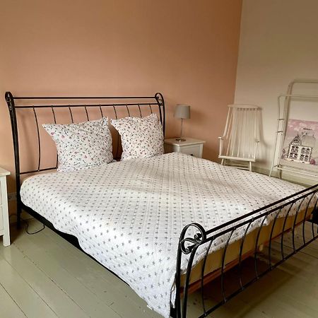Beautiful Apartment In A Historic Villa Хатинген Екстериор снимка