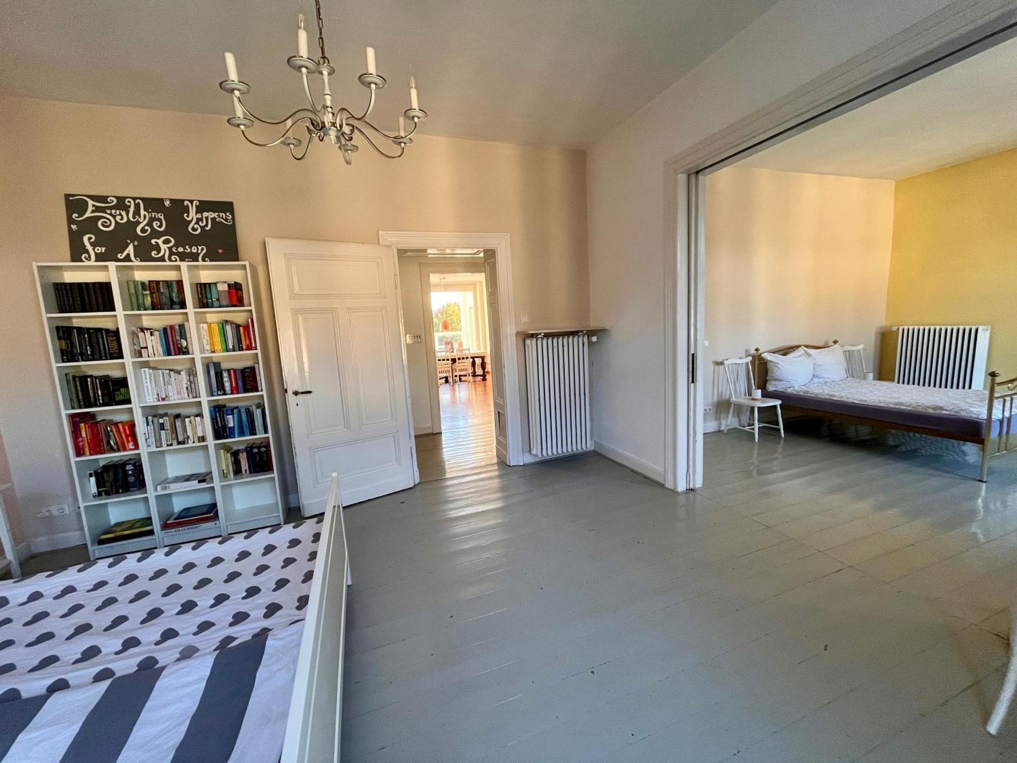 Beautiful Apartment In A Historic Villa Хатинген Екстериор снимка