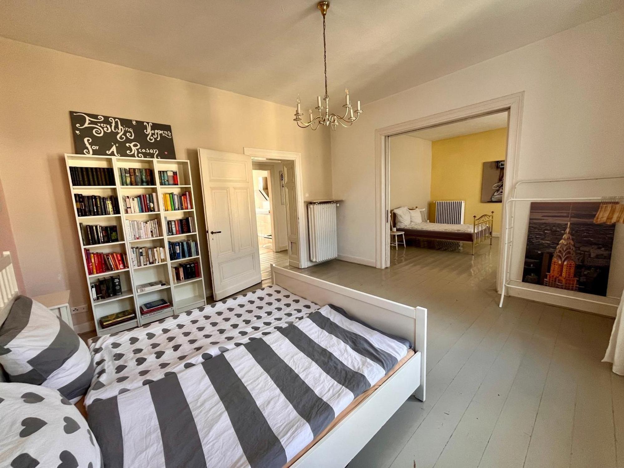 Beautiful Apartment In A Historic Villa Хатинген Екстериор снимка
